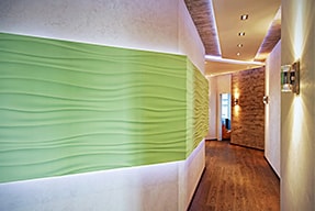 Практичный дизайн-проект коридора 7 кв.м. в современном стиле